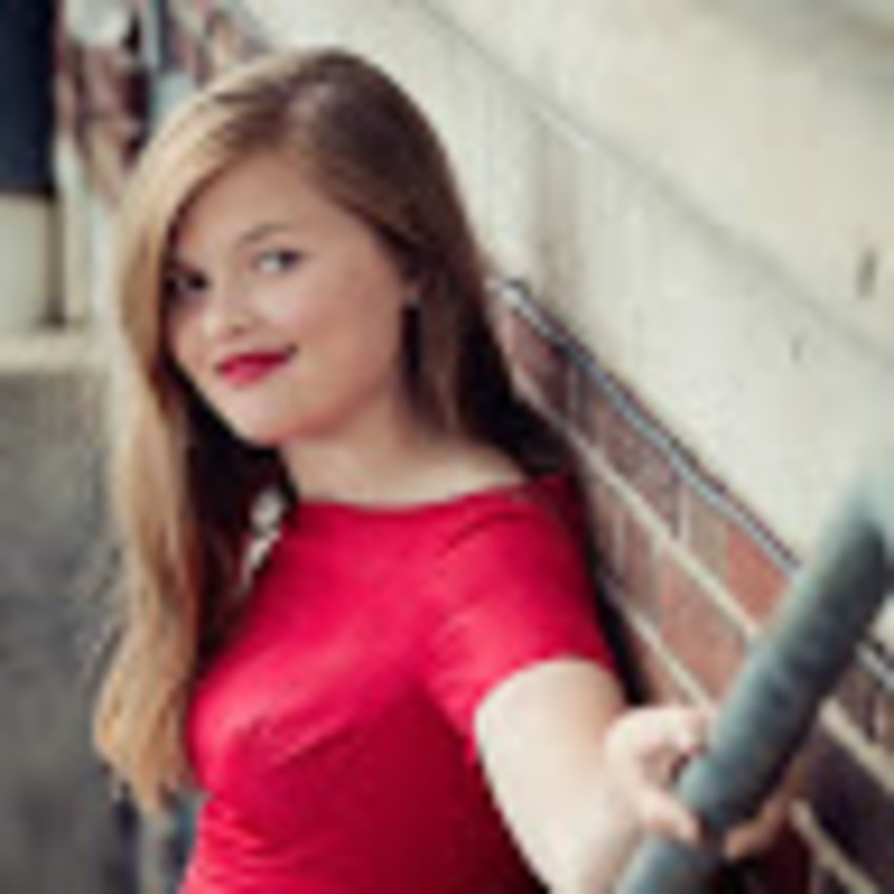 Meet your Posher, Kira